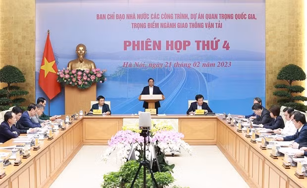 PM Pham Minh Chinh addresses the fourth meeting of the State steering committee for nationally important transport projects on February 21. (Photo: VNA)