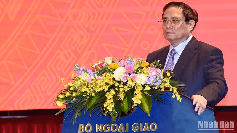 Prime Minister Pham Minh Chinh speaks at the teleconference (Photo: Tran Hai/NDO)