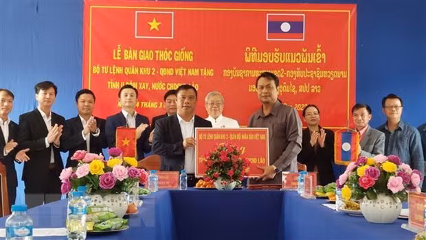 At the handover ceremony (Photo: VNA)