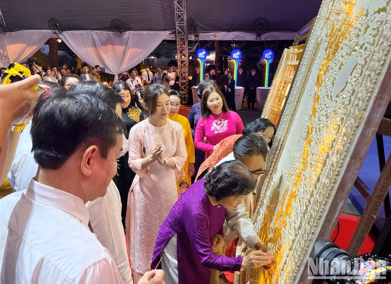 Various activities held at the Ho Chi Minh City Tourism Festival. (Photo: NDO)