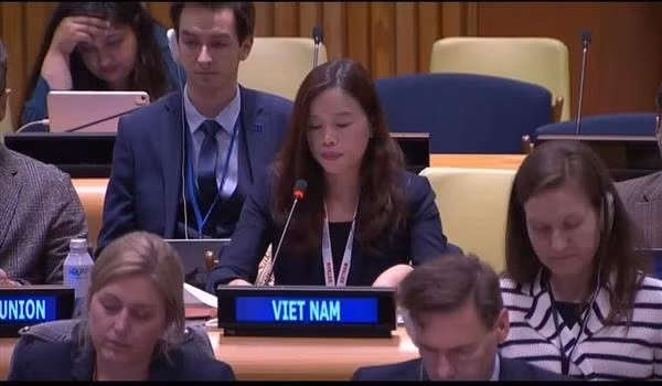 Counsellor Le Thi Minh Thoa, Deputy Permanent Representative of Vietnam to the UN, addresses the meeting (Photo: VNA)