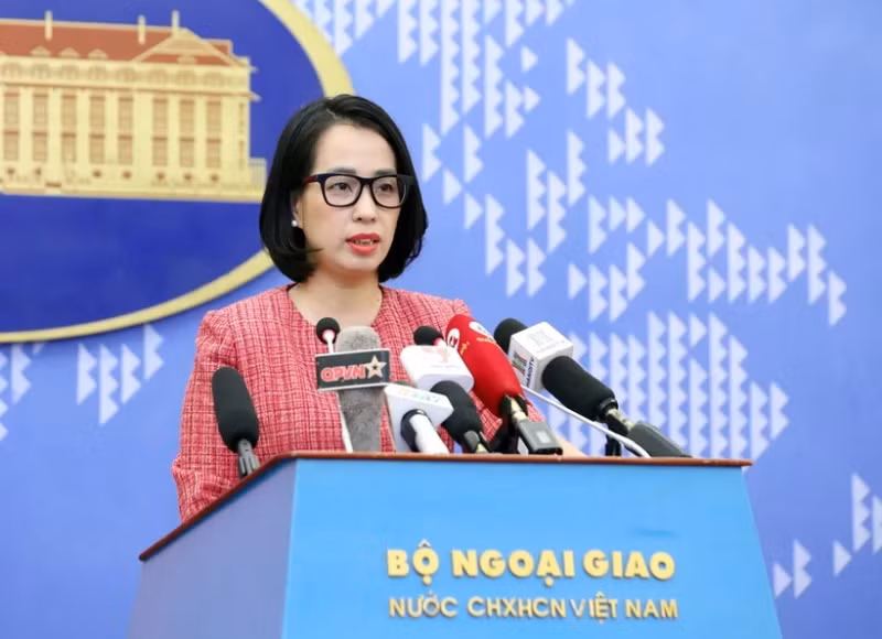 Spokeswoman of the Ministry of Foreign Affairs Pham Thu Hang speaks at the ministry’s regular press conference in Hanoi on December 14. (Photo: VNA)