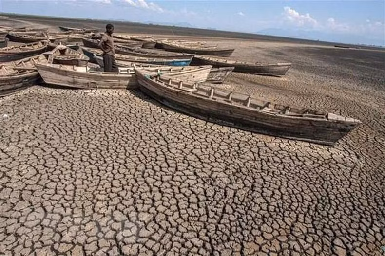 The dried inland Lake Chilwa in Malawi, on October 19, 2018. (Photo: AFP/VNA)