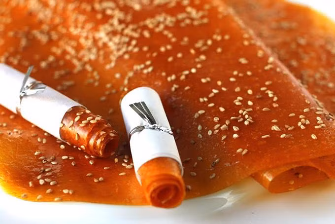 Mango roll-ups: A unique dish to try in Nha Trang (Photo: Pasgo)