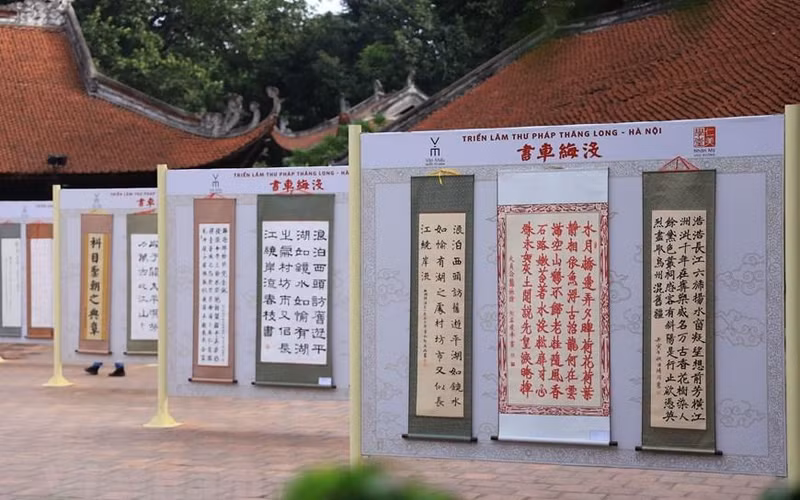 Works on display at the exhibition (Photo: VNA)