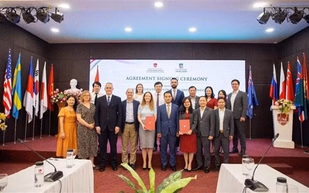 Dr. Jessica Gallagher, Deputy Vice-Chancellor for External Engagement at the University of Adelaide, came to Vietnam on October 14-21 to witness the signing of cooperation agreements between the Australian university and its Vietnamese partner universities. (Photo: VNA) Dr. Jessica Gallagher, Deputy Vice-Chancellor for External Engagement at the University of Adelaide, came to Vietnam on October 14-21 to witness the signing of cooperation agreements between the Australian university and its Vietnamese partner universities. (Photo: VNA)