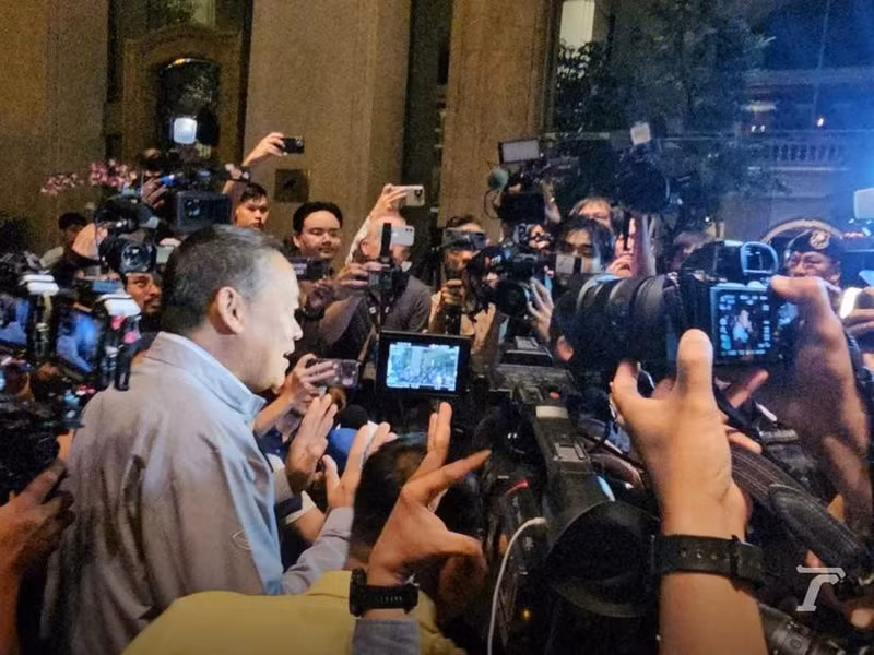 Thai PM Srettha Thavisin responds to reporters' queries about the incident. (Photo: Xinhua/VNA)