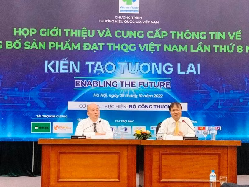 Deputy Minister of Industry and Trade Do Thang Hai, chaired the press conference to introduce and provide information about the 8th National Branding Programme Announcement Ceremony 2022. 