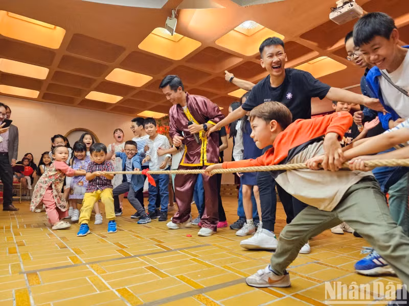 Folk games like tug of war are always looked forward to by children. Folk games like tug of war are always looked forward to by children.