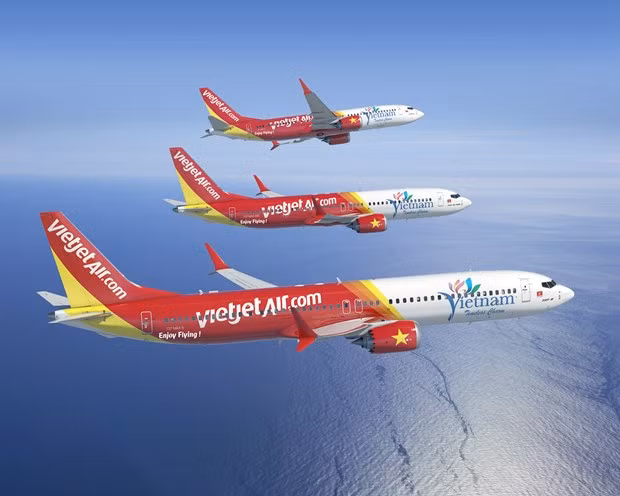 Vietjet Chairwoman Nguyen Thi Phuong Thao (L) and Boeing Global President Dr. Brendan Nelson (Photo: Vietjetair.com)