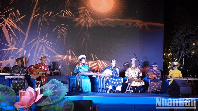 Ho Chi Minh City: Southern Don Ca Tai Tu Festival kicks off