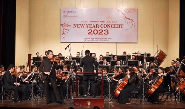 The concert gathers about 100 artists (Photo: VNA) 