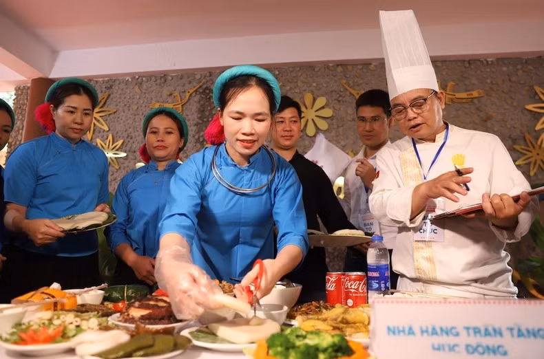 Typical traditional and modern dishes are introduced at the festival.