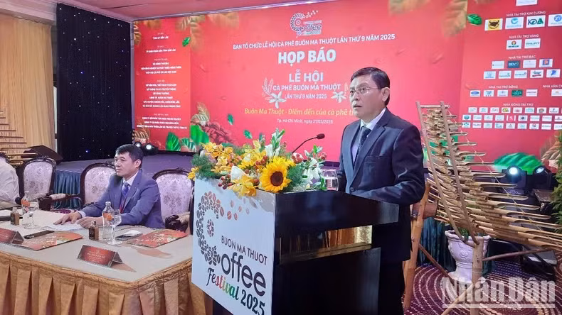 Nguyen Tuan Ha, Permanent Vice Chairman of the Dak Lak Provincial People's Committee, delivers the opening speech.