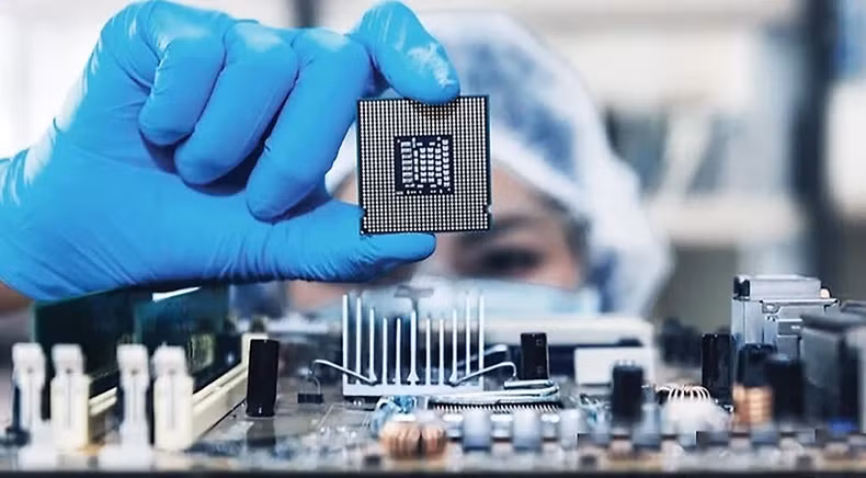 Wide-open opportunities, but the semiconductor field demands high ability and potential from students. (Illustrative photo)