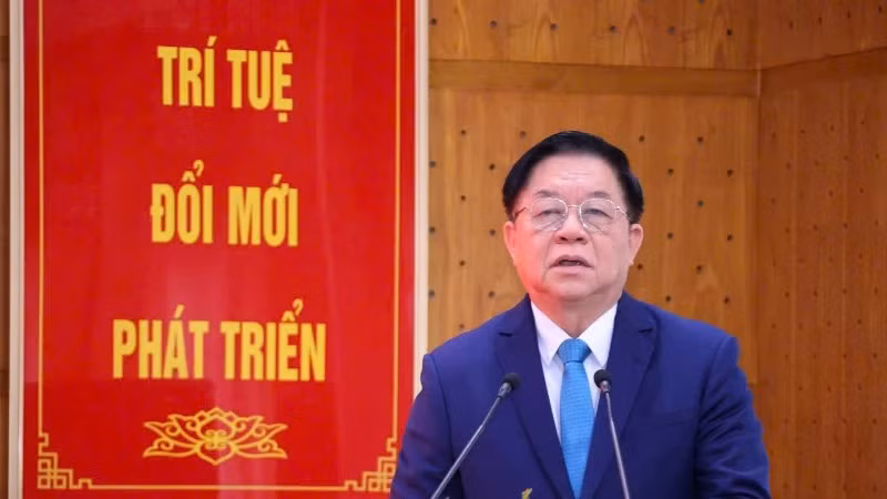 Nguyen Trong Nghia, Politburo Member, Secretary of the Party Central Committee (PCC), and Head of the PCC’s Commission for Information, Education and Mass Mobilisation, speaking at the meeting.