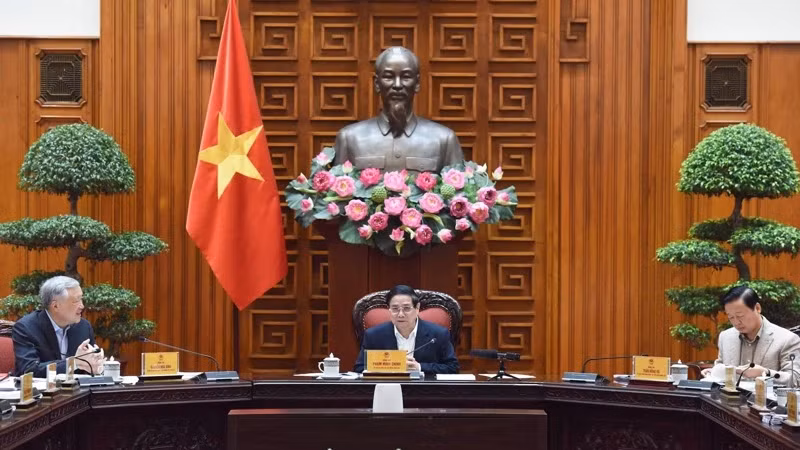 Politburo member, Secretary of the Government’s Party Committee, and Prime Minister Pham Minh Chinh speaks at the conference. (Photo: NDO)