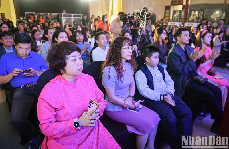 People of the Capital are especially interested in this unique cultural event.