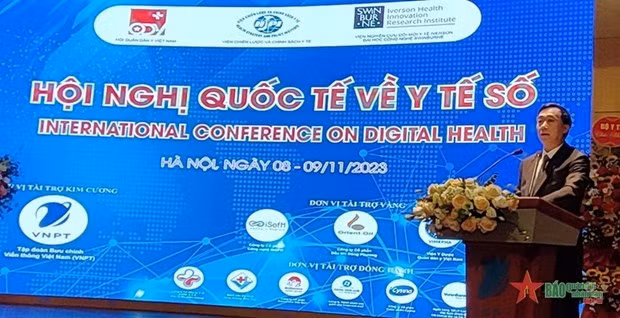 Deputy Minister of Health Tran Van Thuan addresses the international conference on digital healthcare in Hanoi on November 8. (Photo: People's Army daily)