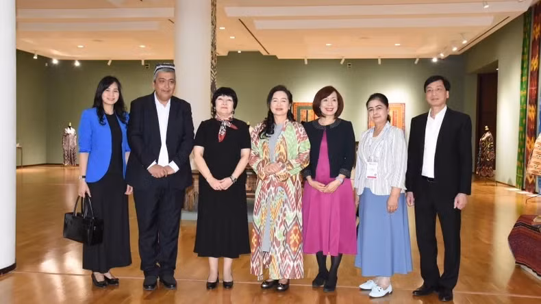 Nguyen Thi Thanh Nga, Spouse of National Assembly Chairman Tran Thanh Man, and delegates.