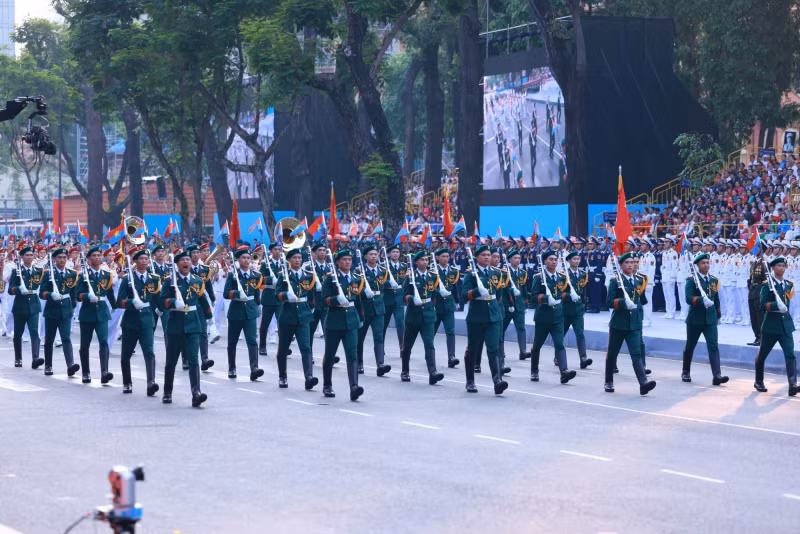 Art performance “Radiant Vietnam”. (Photos: VNA)