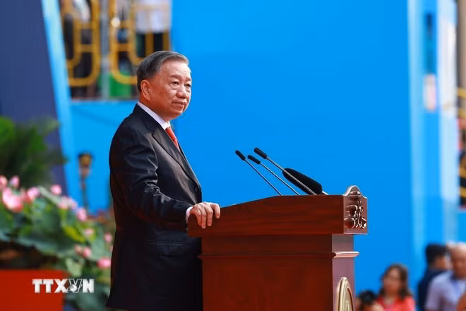 Party General Secretary To Lam delivers the address at the national ceremony and parade in celebration of the 50th anniversary of the liberation of the South and national reunification. (Photo: VNA) Party General Secretary To Lam delivers the address at the national ceremony and parade in celebration of the 50th anniversary of the liberation of the South and national reunification. (Photo: VNA)
