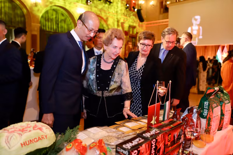 Guests enjoy traditional Vietnamese cuisine.