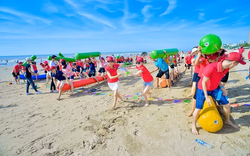 With dynamism, youth, passion for travelling and exploring new things, Vietnamese young people have updated a series of interesting travel trends. (Photo: Hue Vu)