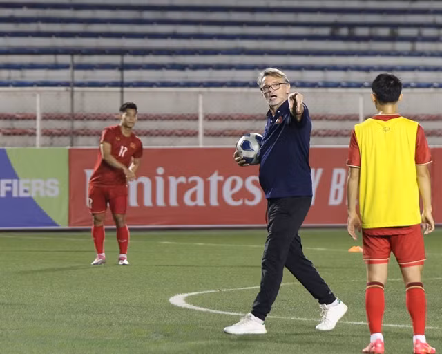 French coach Philippe Troussier is confident of Vietnam's positive results at the 2024 AFC U23 Cup in Qatar. (Photo: VFF)