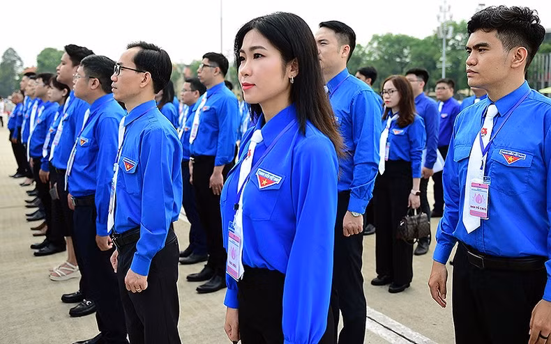 The delegation includes 75 young people working in the Centrally-run Agencies Bloc, who attain outstanding performance in following President Ho Chi Minh's teachings.