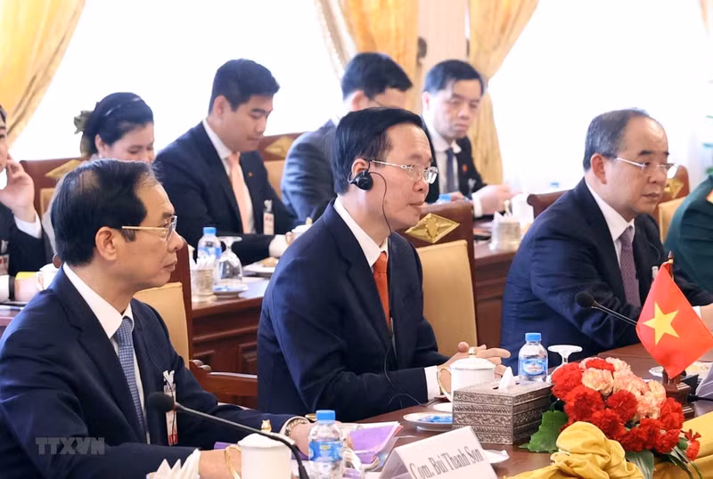 President Vo Van Thuong speaking at the event.