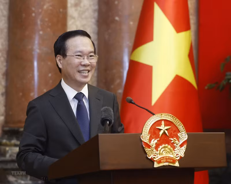 President Vo Van Thuong speaking at the meeting.