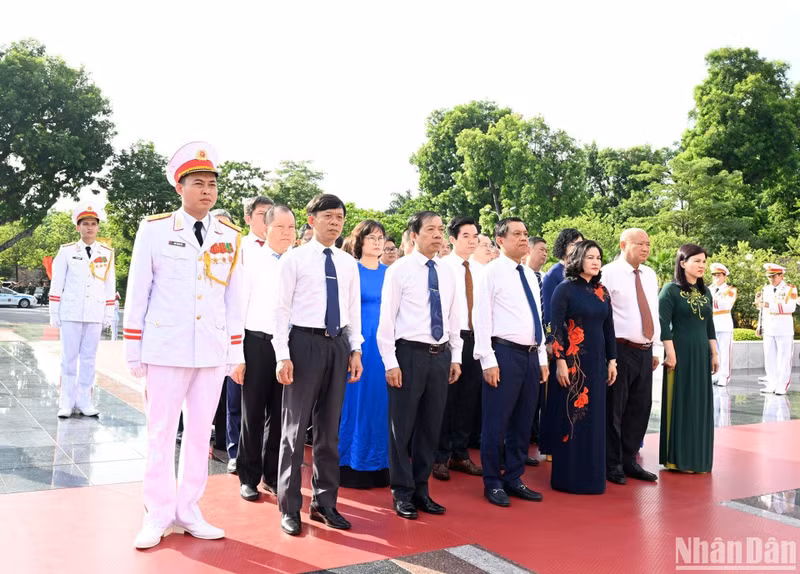 A delegation from the Ministry of Labour, War Invalids and Social Affairs at the function.