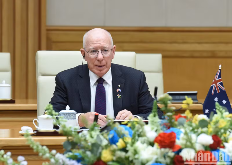 Australian Governor-General David Hurley speaks at the meeting.