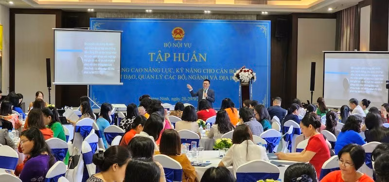 Training course on enhancing the leadership capacity of women held in Quang Ninh.