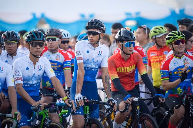 The event attracted the participation of 45 cyclists from the three countries