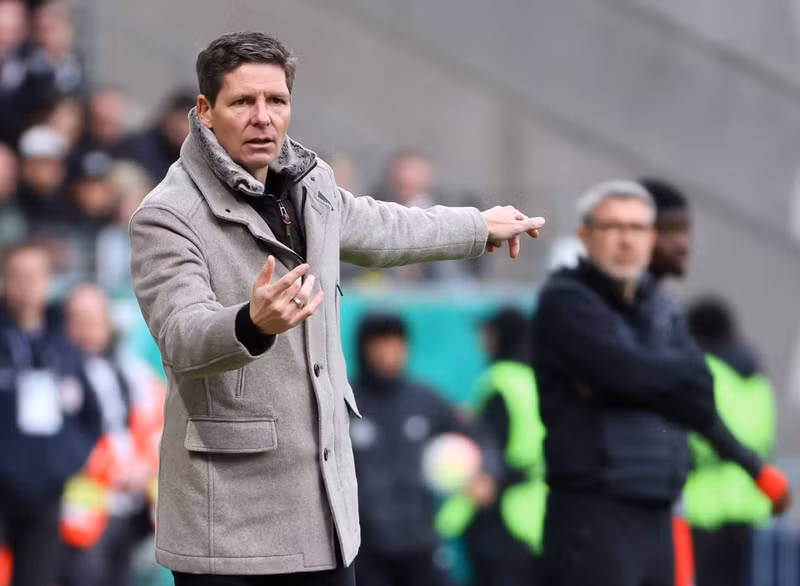Eintracht Frankfurt coach Oliver Glasner as 1. FC Union Berlin coach Urs Fischer looks on - DFB Cup - Quarter Final - Eintracht Frankfurt v 1. FC Union Berlin - Deutsche Bank Park, Frankfurt, Germany - April 4, 2023. (Photo: Reuters)
