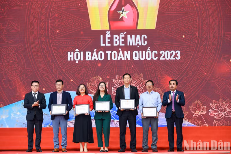 National Press Festival wraps up ảnh 4