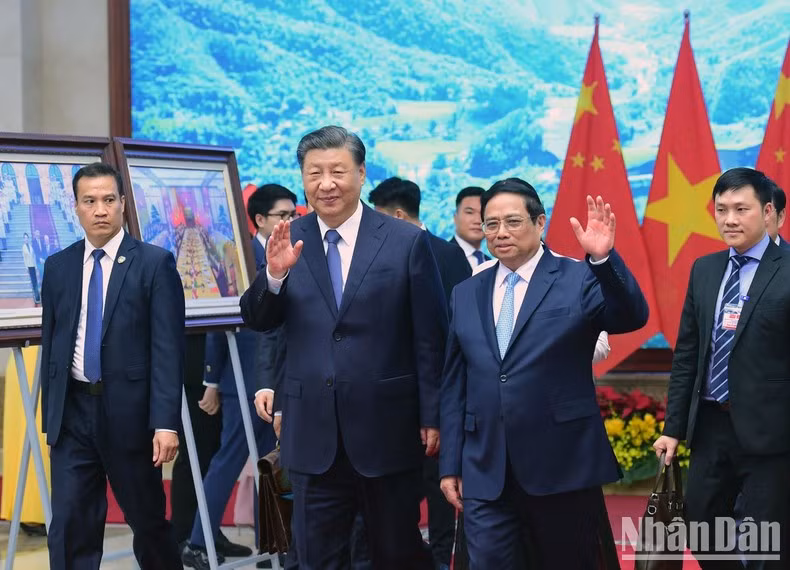 Prime Minister Pham Minh Chinh sees off Chinese General Secretary and President of China Xi Jinping.