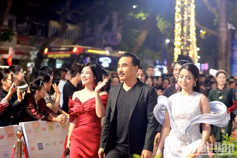 Meritorious Artist Quyen Linh, Vice President of the Vietnam Cinema Association.