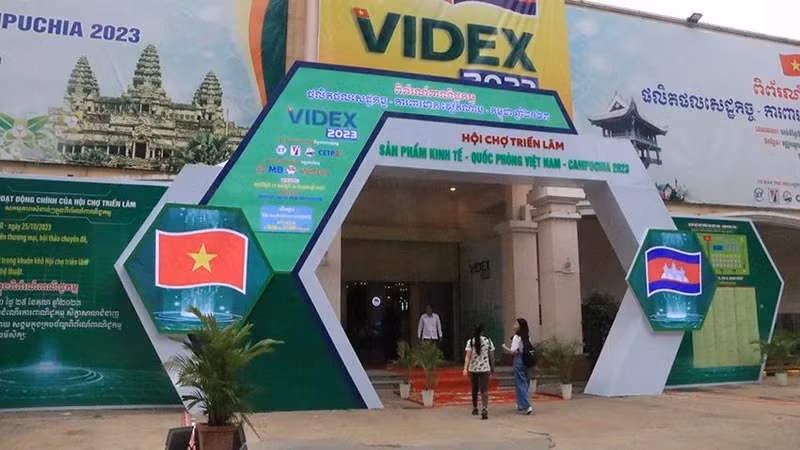 Vietnam-Cambodia Defence Economic Production Exhibition 2023 opens