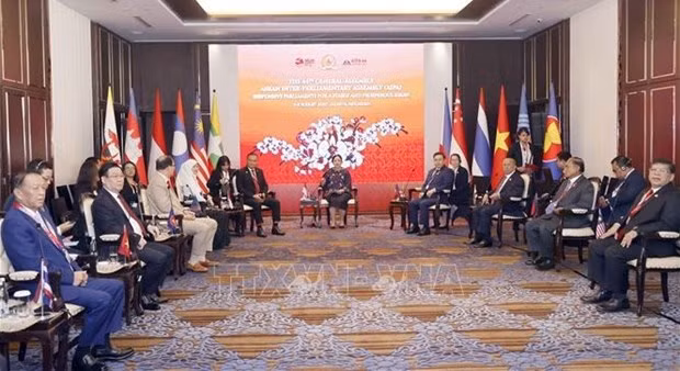 Speaker of Indonesia's House of Representatives Puan Maharani receives heads of delegations to the AIPA-44. (Photo: VNA) Speaker of Indonesia's House of Representatives Puan Maharani receives heads of delegations to the AIPA-44. (Photo: VNA)