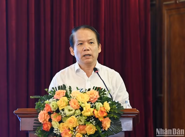 [In Pictures] NA Chairman chairs working session on draft Law on Organisation of People’s Courts ảnh 8