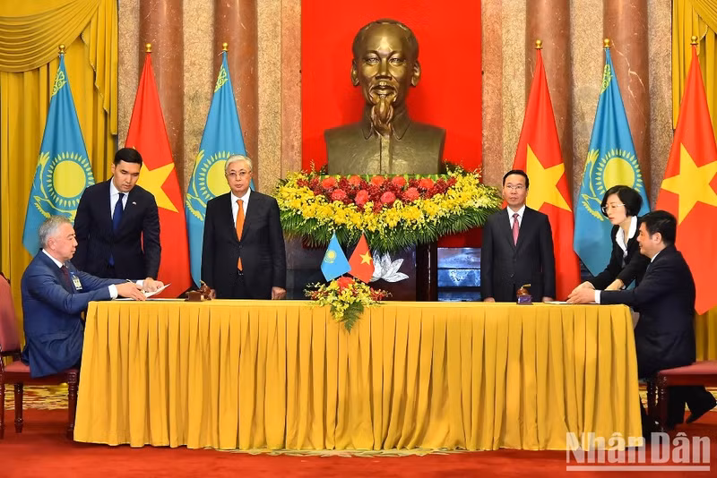 [In Pictures] Vietnam and Kazakhstan boost cooperation in many fields ảnh 6