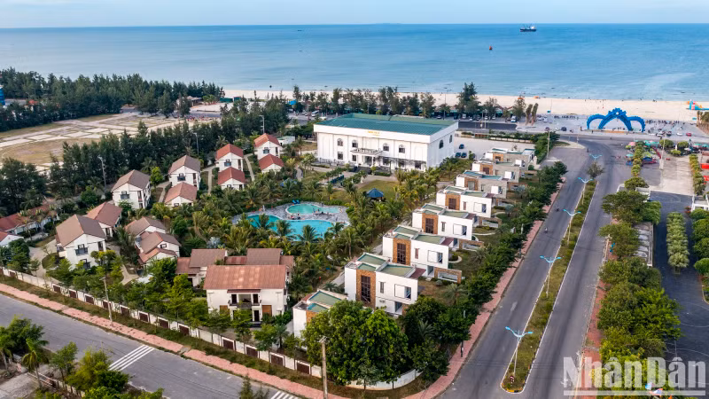 Several infrastructure and accommodation facilities have been invested in Cua Viet Beach, meeting visitors' needs.