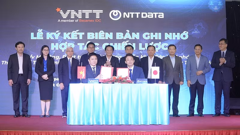 Photo: At the signing ceremony.