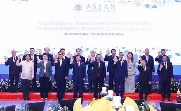 At the Interface with representatives of ABAC. (Photo: VNA) At the Interface with representatives of ABAC. (Photo: VNA)