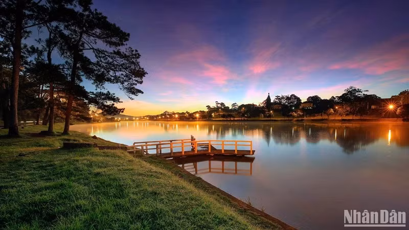 The mountain town of Da Lat lights up. (Photo: Vo Dinh Trang)