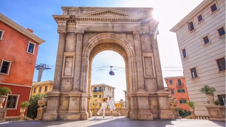 Hoang Hon (Sunset) Town makes visitors feel like they are lost in the Amalfi region of the Mediterranean.