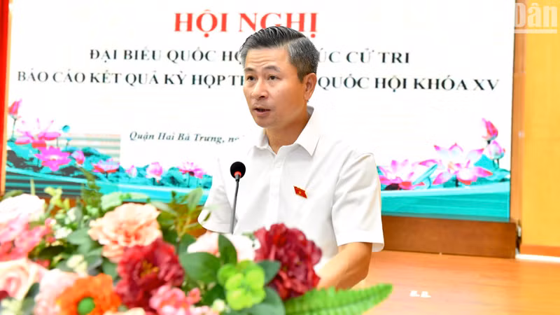 [In Pictures] Party General Secretary Nguyen Phu Trong meets voters in Hanoi ảnh 10